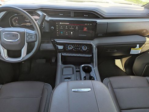 New 2025 GMC Sierra 2500 Denali w/ Denali Reserve Package image 15