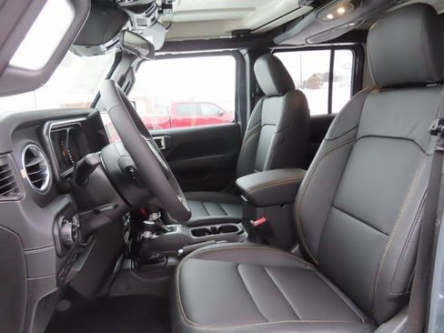 New 2026 Jeep Gladiator Sport image 19