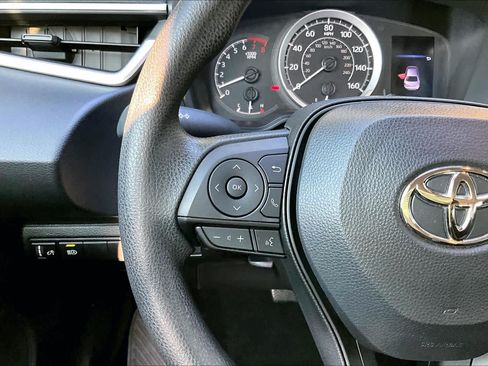 Used 2022 Toyota Corolla LE FWD image 24