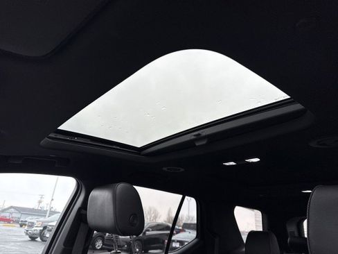 Certified 2022 Chevrolet Traverse RS image 16