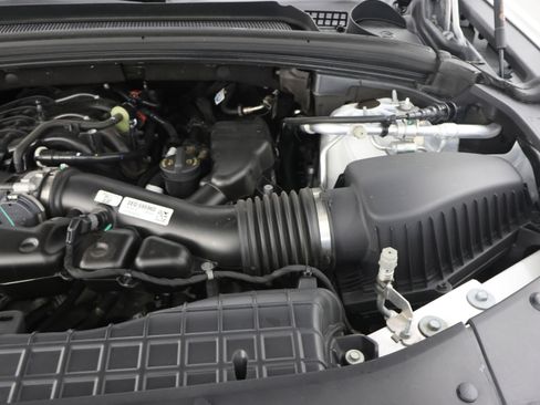 Used 2023 Jeep Grand Cherokee Altitude AWD/4WD image 17