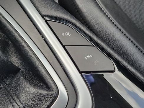 Used 2018 Ford Edge Titanium w/ Equipment Group 302A image 30