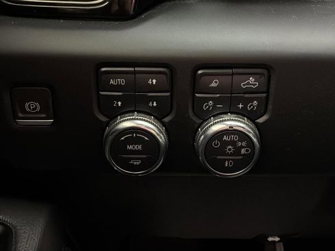 Used 2023 GMC Sierra 1500 AT4X image 27