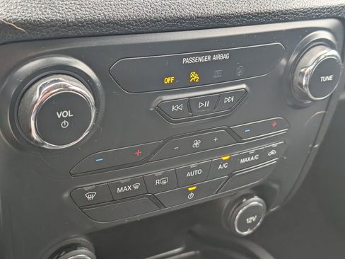 Used 2019 Ford Ranger XLT w/ Black Appearance Package image 17