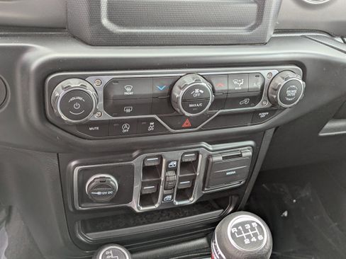 Certified 2022 Jeep Wrangler Unlimited Sport image 21