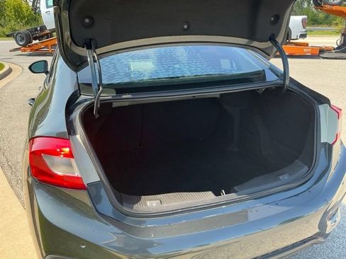 Used 2017 Chevrolet Cruze Premier FWD image 10