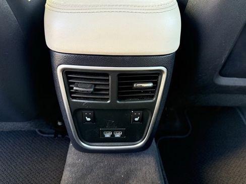 Used 2016 Chrysler 300 C Platinum w/ Safetytec Plus Group image 34