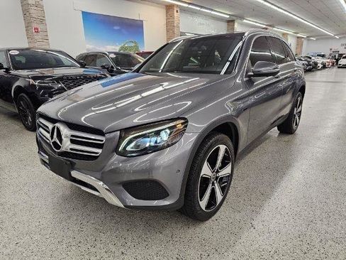 Used 2019 Mercedes-Benz GLC 350e 4MATIC image 1