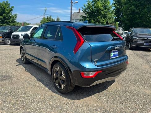 Used 2023 Kia Niro Wind w/ Wind Preserve Package FWD image 4