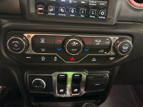 Used 2021 Jeep Wrangler Sport AWD/4WD image 19