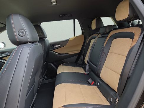 New 2026 Chevrolet Equinox ACTIV w/ Safety and Technology Package FWD image 10