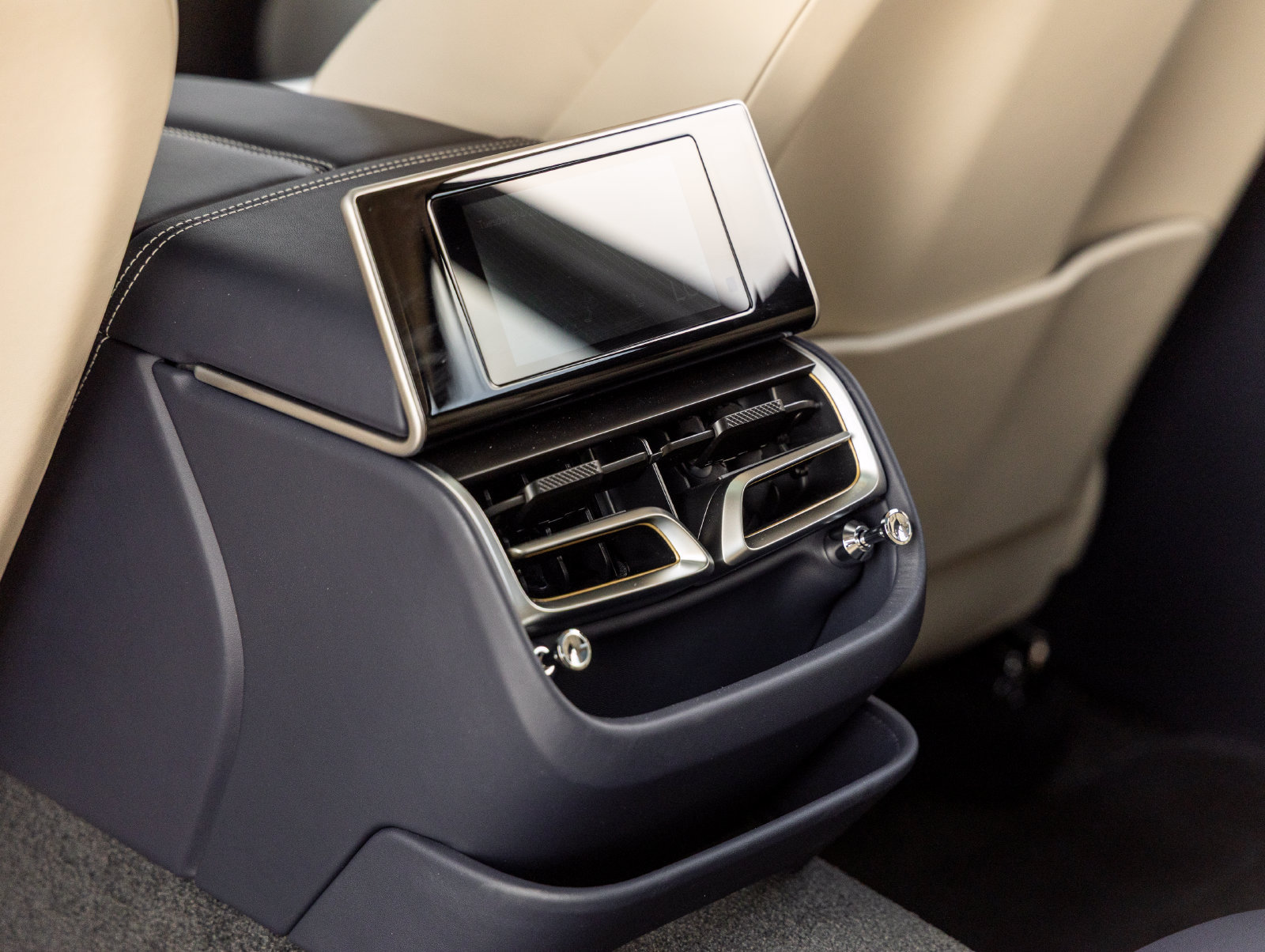 Used 2026 Bentley Flying Spur V8 AWD/4WD image 43