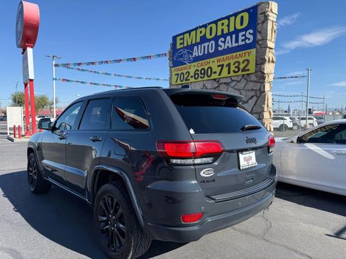 Used 2018 Jeep Grand Cherokee Altitude image 3