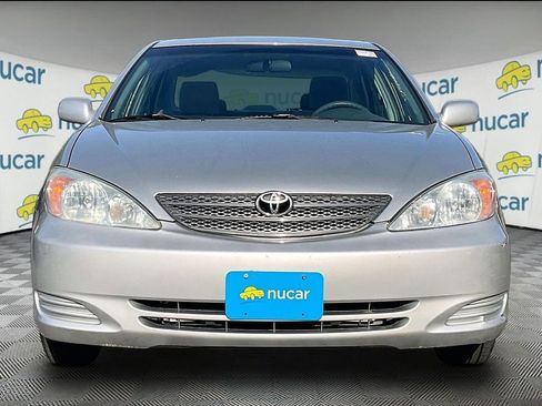 Used 2004 Toyota Camry LE FWD image 2