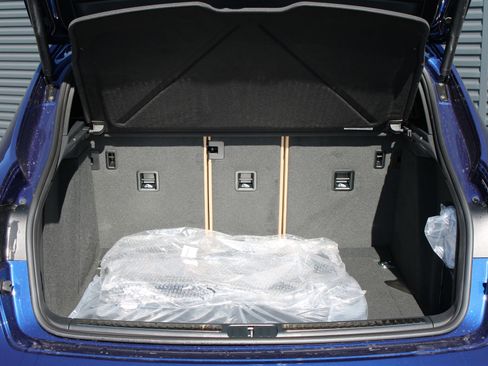 New 2026 Porsche Macan image 23