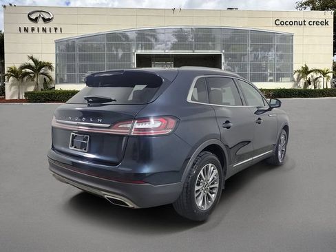 Used 2023 Lincoln Nautilus FWD w/ Premium Package image 4
