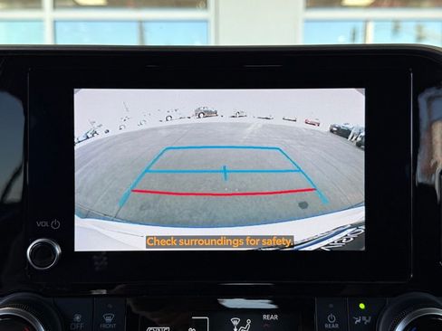 Certified 2023 Toyota Highlander XLE image 30