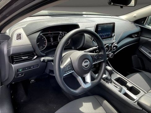 Used 2024 Nissan Sentra SV FWD image 20