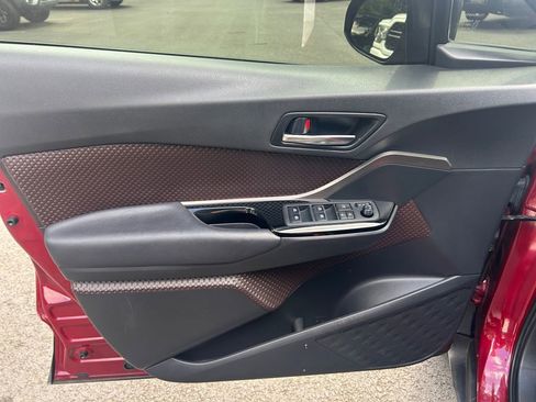 Used 2019 Toyota C-HR Limited FWD image 21