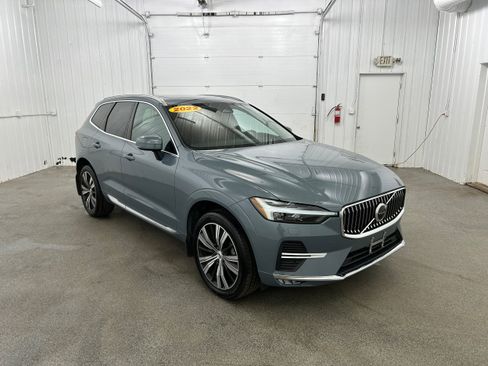 Used 2022 Volvo XC60 B5 Inscription w/ Climate Package AWD/4WD image 2