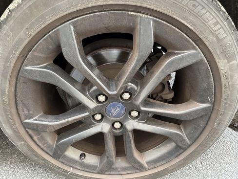 Certified 2019 Ford Fusion SE w/ Equipment Group 151A image 19