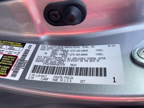 Used 2024 Toyota Tundra Limited image 9