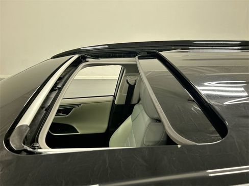 Used 2019 Toyota RAV4 Limited image 20