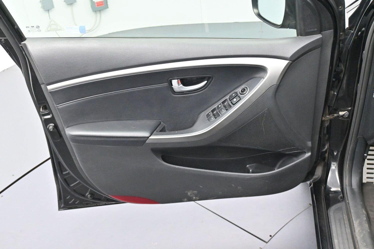 Used 2013 Hyundai Elantra GT w/ Style Pkg FWD image 9