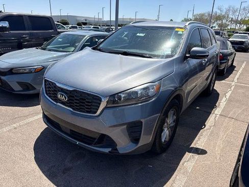 Used 2020 Kia Sorento LX w/ LX I4 Convenience Package FWD image 2