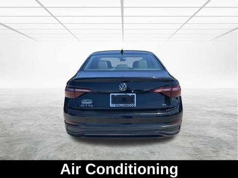 Used 2024 Volkswagen Jetta SE FWD image 6