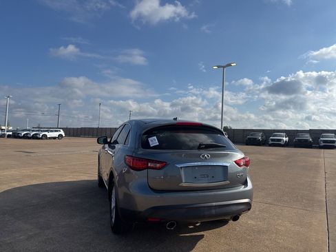 Used 2017 INFINITI QX70 2WD image 16