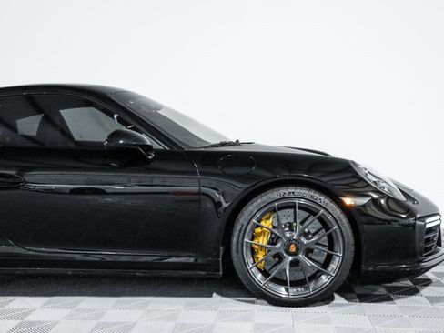 Used 2018 Porsche 911 Turbo S image 3