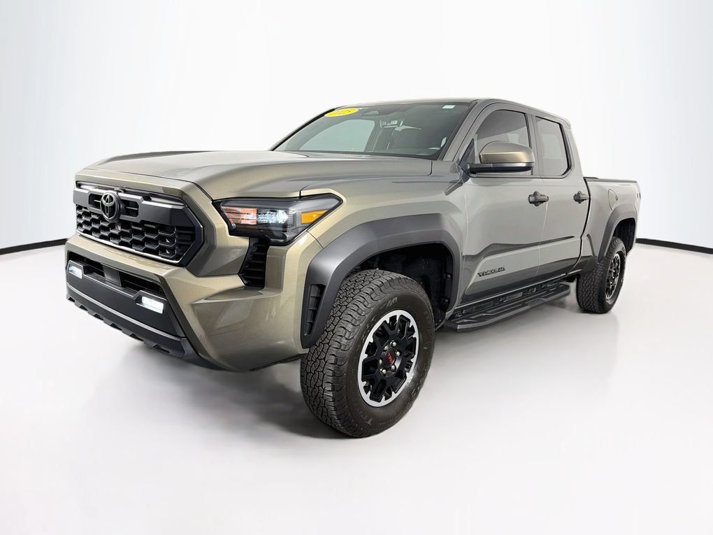 Used 2025 Toyota Tacoma TRD Off-Road AWD/4WD image 3