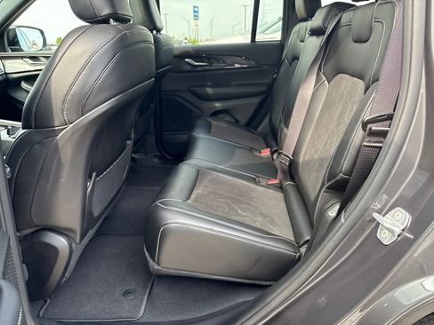 Used 2023 Jeep Grand Cherokee Altitude image 30