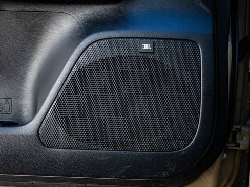 Used 2017 Toyota Tacoma TRD Sport image 27