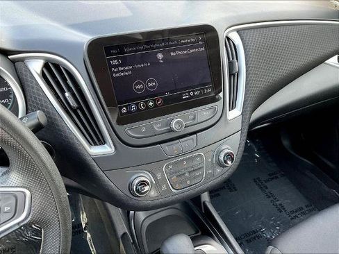 Used 2023 Chevrolet Malibu LT FWD image 9