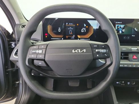 Used 2025 Kia K4 LXS image 21