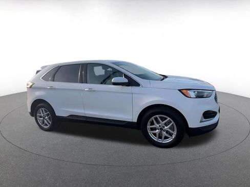 Used 2024 Ford Edge SEL image 2