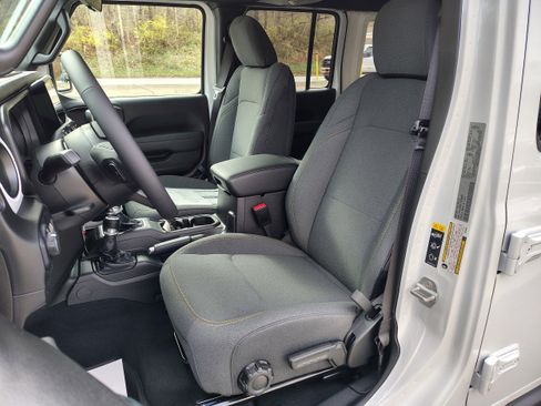 New 2026 Jeep Wrangler Unlimited Sport image 13