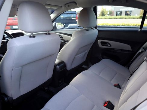 Used 2013 Chevrolet Cruze LT image 13