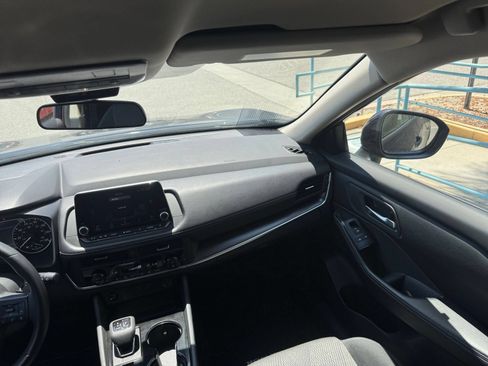 Used 2025 Nissan Rogue SV FWD image 32