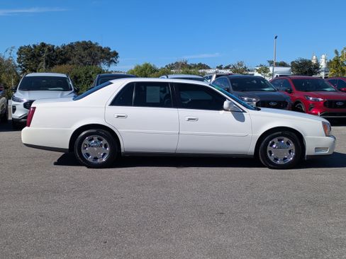 Used 2000 Cadillac De Ville w/ Comfort/Convenience Pkg image 3