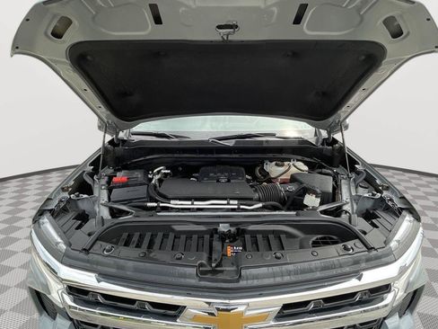 Used 2024 Chevrolet Silverado 1500 LT AWD/4WD image 4