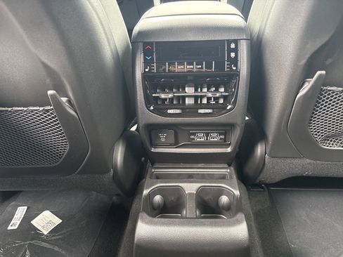 New 2025 Jeep Grand Cherokee L Limited w/ Black Appearance Package image 24