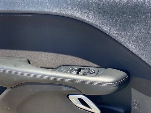 Used 2019 Dodge Challenger SXT RWD image 18