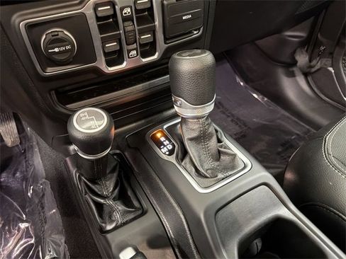 Used 2020 Jeep Wrangler Unlimited Sport image 25