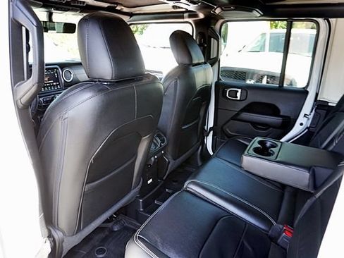 Used 2023 Jeep Wrangler Unlimited Sahara w/ Cold Weather Group AWD/4WD image 21