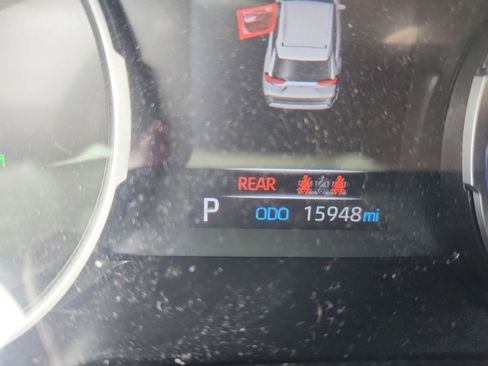 Used 2020 Toyota RAV4 XLE AWD/4WD image 2