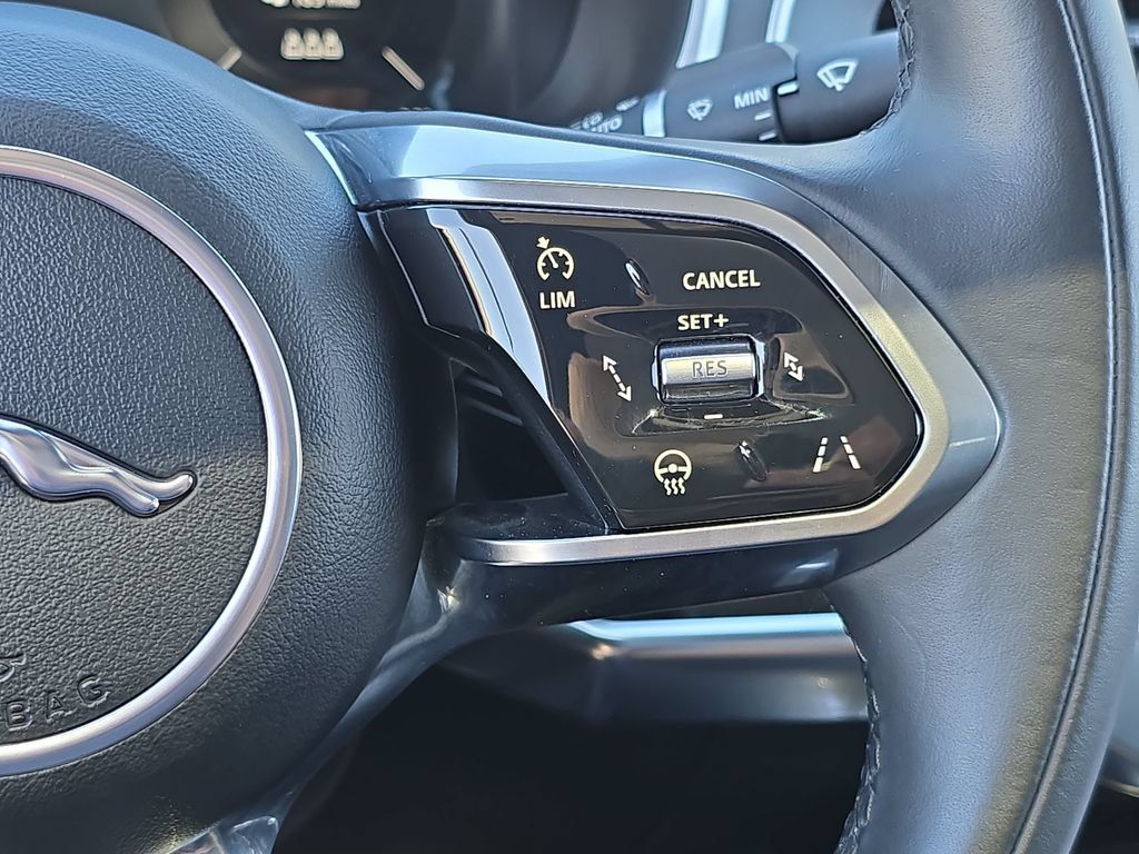 Certified 2024 Jaguar I-PACE R-Dynamic HSE AWD/4WD image 18