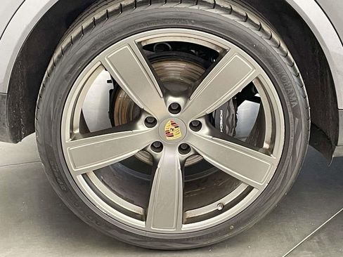 Used 2021 Porsche Cayenne Coupe AWD/4WD image 13